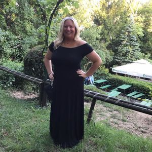 Meet your Posher, Laura